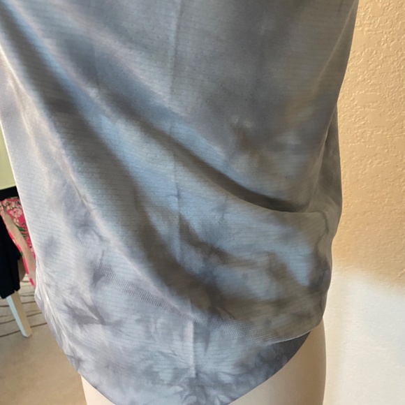 lululemon athletica Gray Tie-Dye Tank Top - Picture 3 of 4